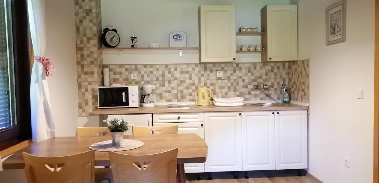 Wooden House Nela Near Plitvice Lakes سوملجاناك المظهر الخارجي الصورة