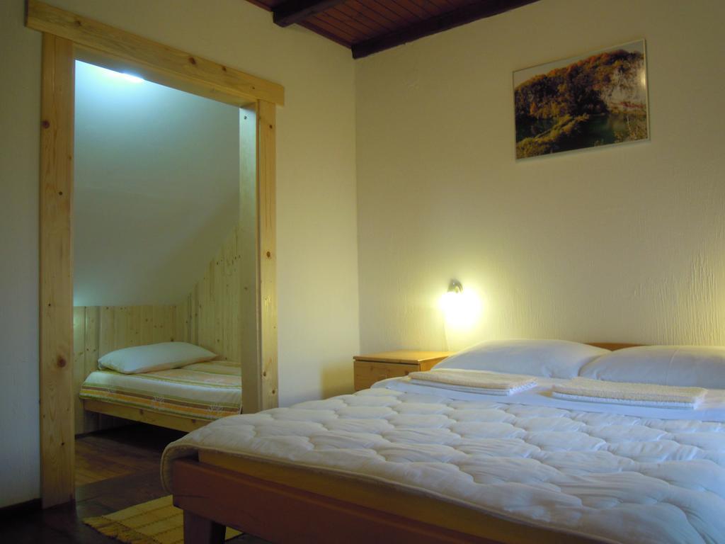 Wooden House Nela Near Plitvice Lakes سوملجاناك الغرفة الصورة