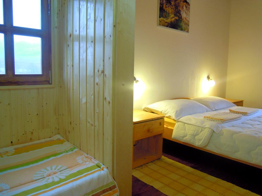 Wooden House Nela Near Plitvice Lakes سوملجاناك الغرفة الصورة
