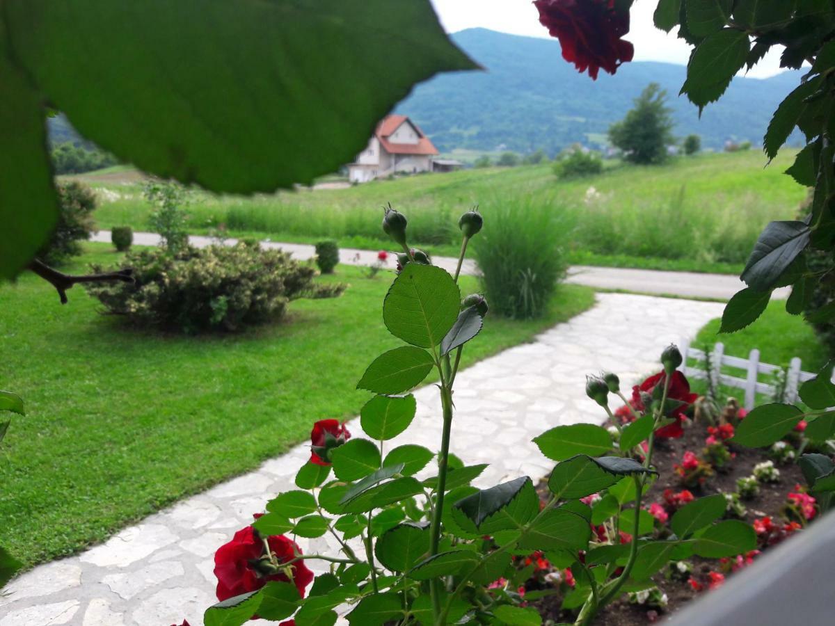 Wooden House Nela Near Plitvice Lakes سوملجاناك المظهر الخارجي الصورة